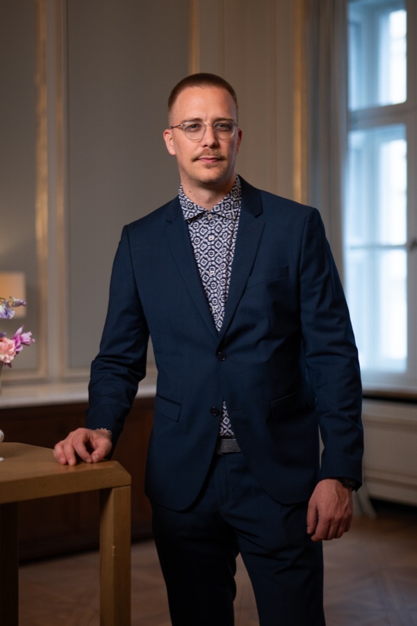 Max Anzile